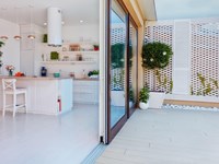 5 consejos a la hora de instalar un cerramiento de cristal en tu porche