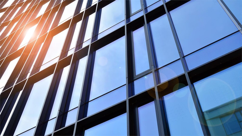 Cómo elegir la mejor fachada de aluminio y vidrio para tu edificio