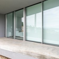¿Cómo protejo mi vivienda de los rayos del sol?
