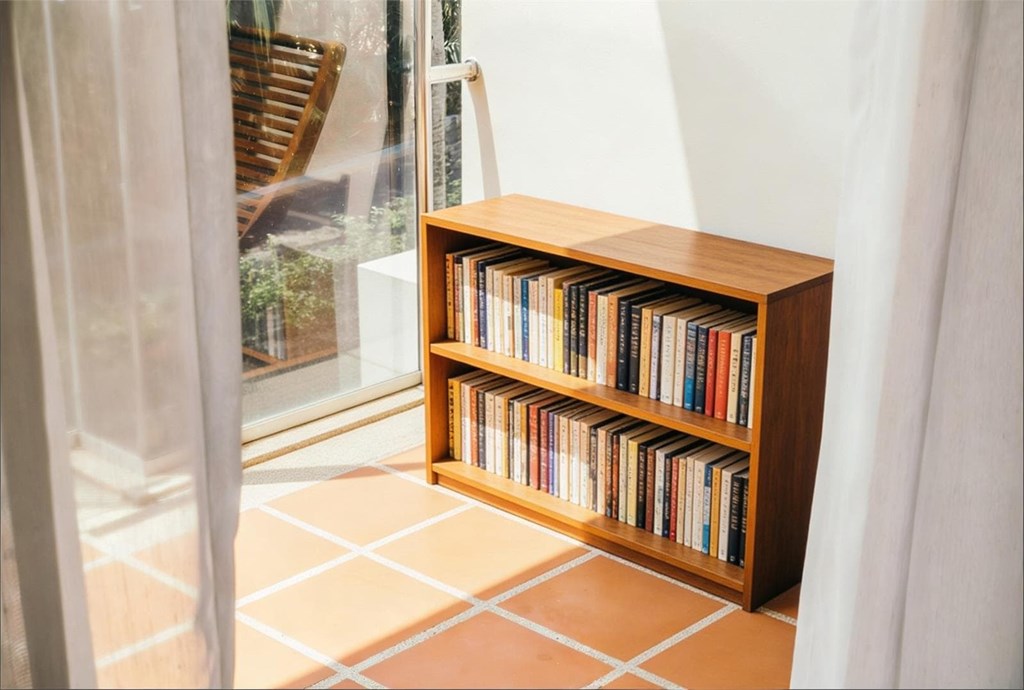Protección UV total: cuida tu piel y tus muebles del sol
