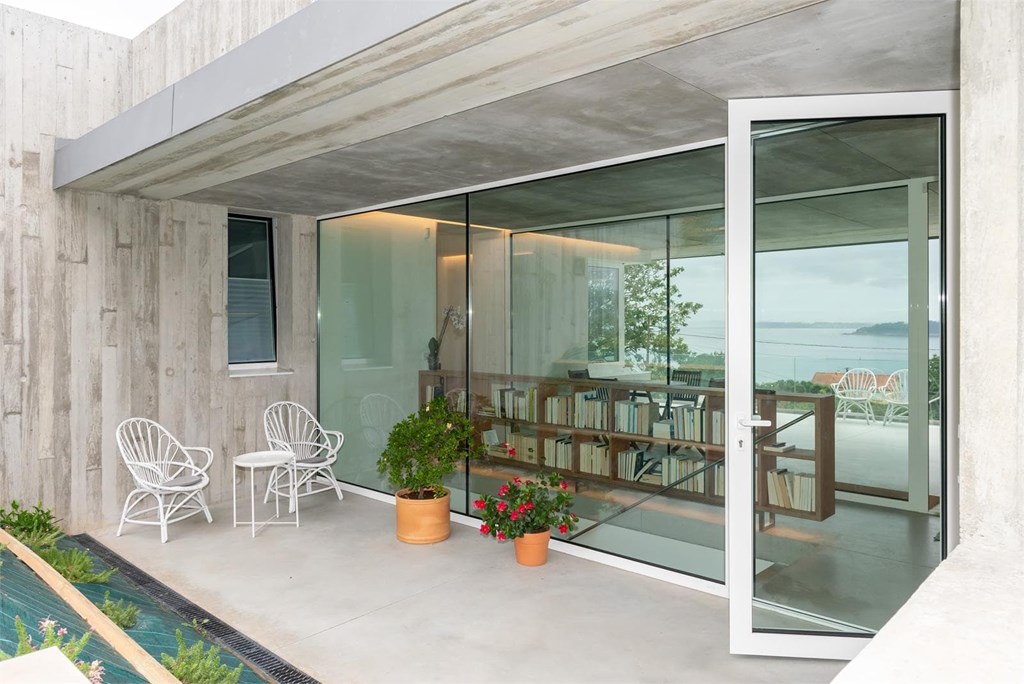 ¿Se puede desmontar un cerramiento de terraza en verano?